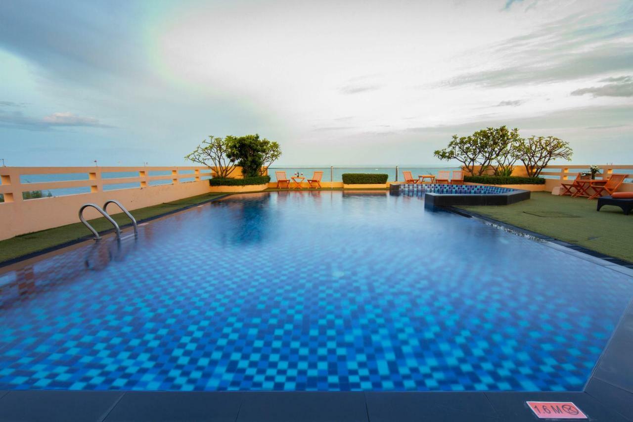 FuramaXclusive Sandara Hua Hin at Cha-am Beach Bagian luar foto